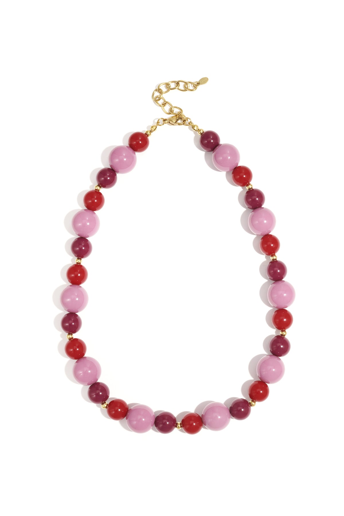 Necklace with beads of different sizes