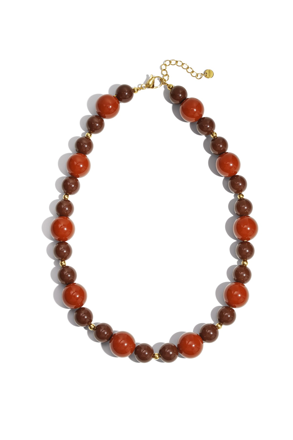 Necklace with beads of different sizes